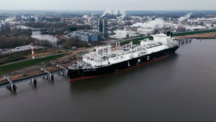 Germany’s LNG Network Expands as Fourth FSRU Arrives at Stade
