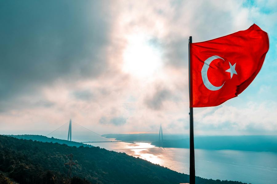 Hormuz Tensions Stall Turkish Fleet as Passage Talks Continue